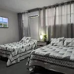 Spacious Home W Private Parking