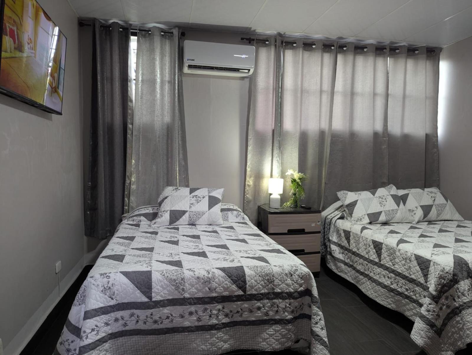 Spacious W Private Parking * San Salvador
