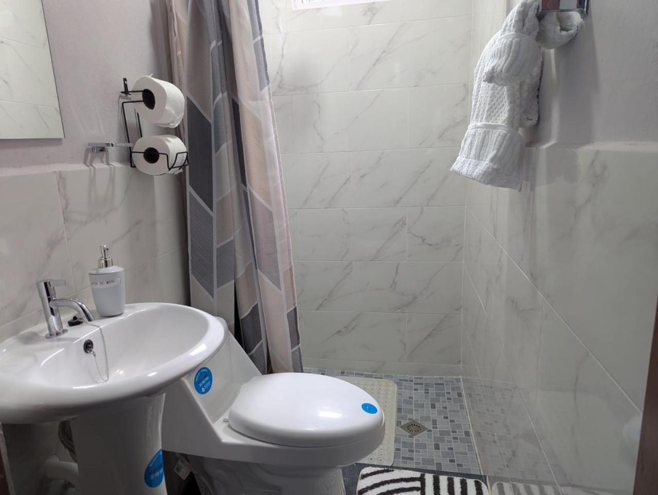 Spacious W Private Parking * San Salvador